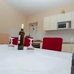 Apartment Vinka *